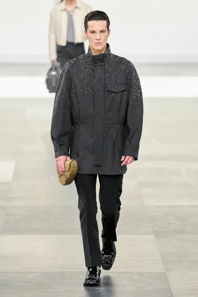 Look 37